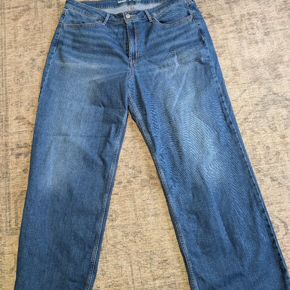 Old Navy Women's High-Waisted Wow Wide-Leg Jeans, Size 16/Regular , Medium Wash - Picture 1 of 3